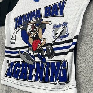 Vintage NHL 4-5 Youth Tampa Bay Lightning Tazmanian Devil Blue and White Jersey